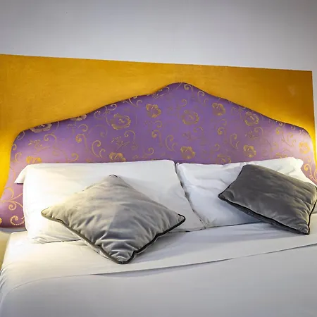 Yid Leonardo Apartment *